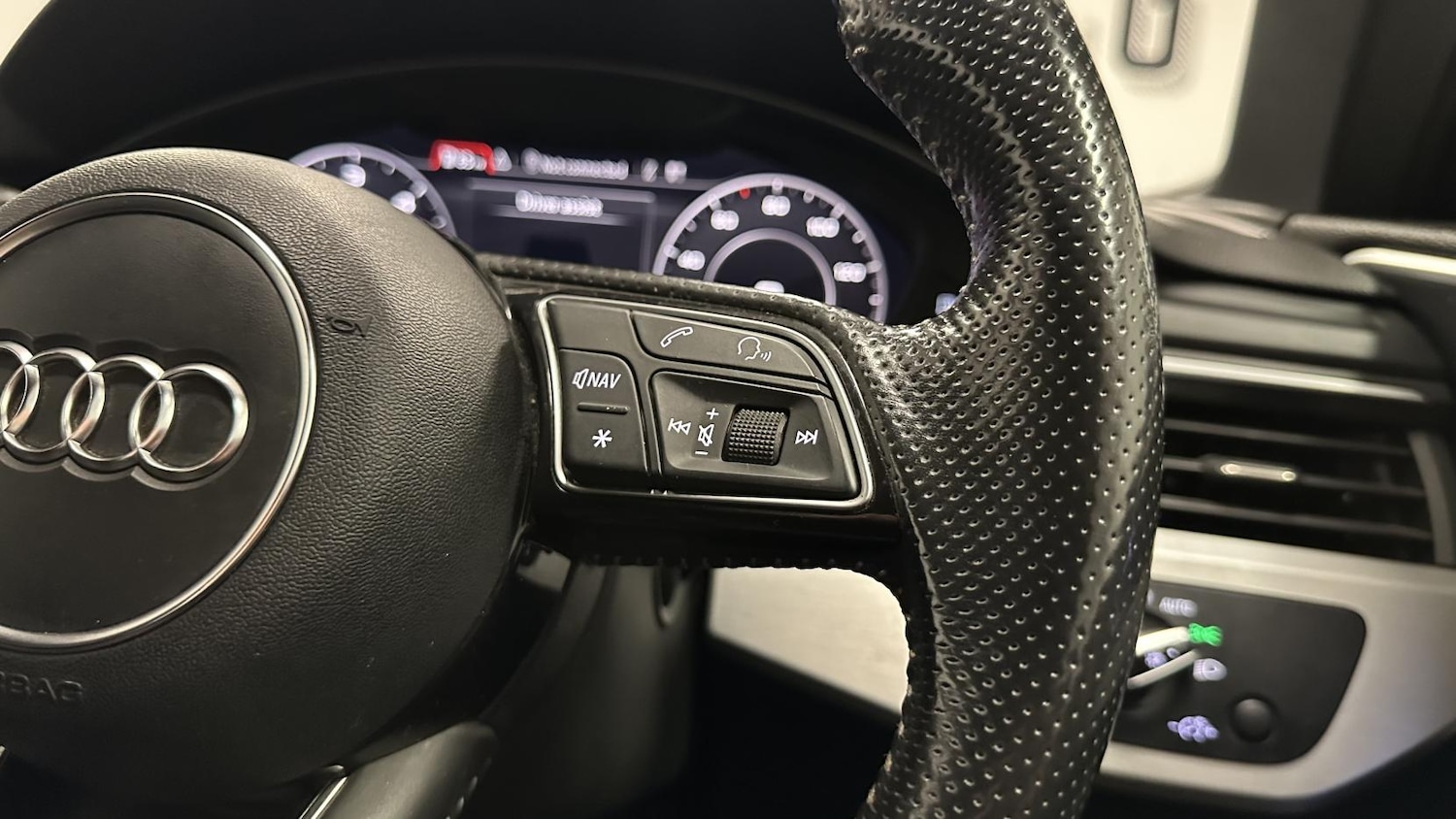 Used Audi A4 2016 for sale - 77251514: Photo 33