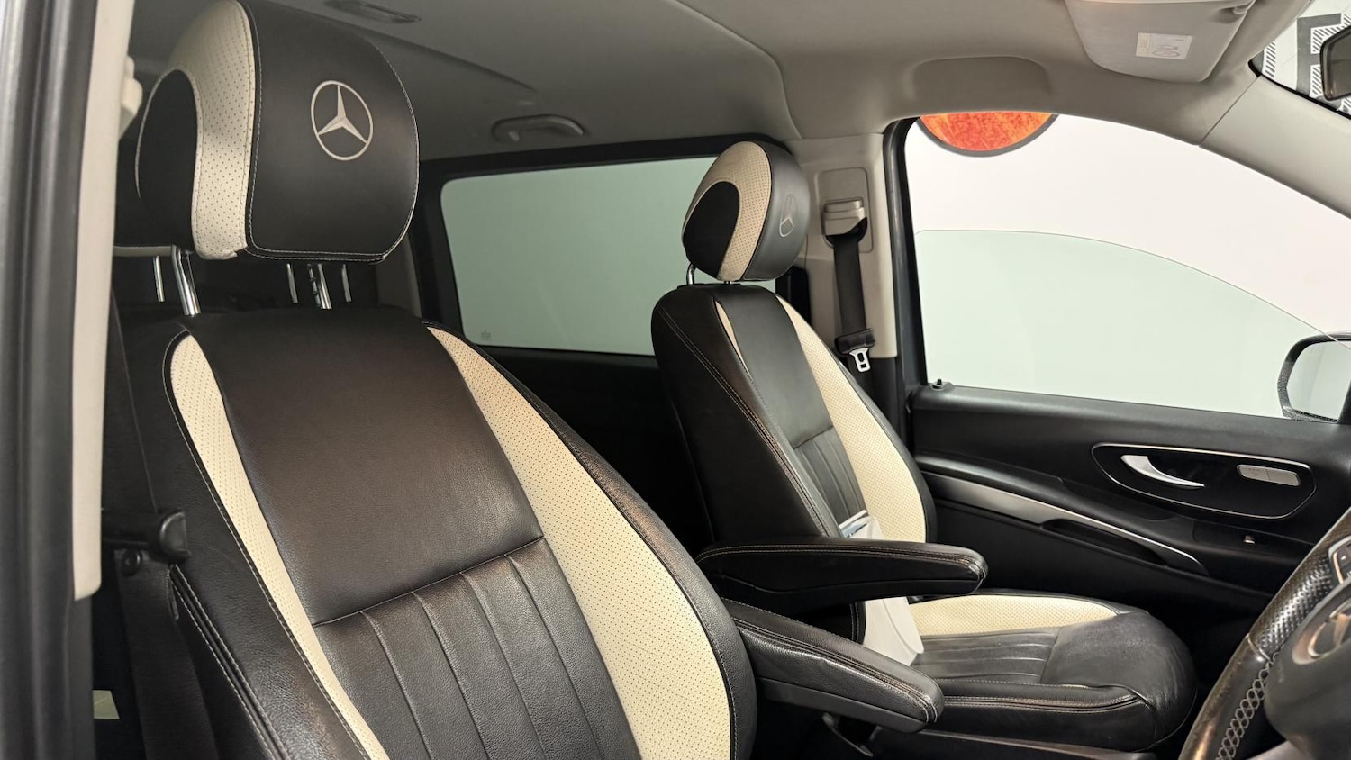 Used Mercedes-Benz Vito 2017 for sale - 77109980: Photo 2