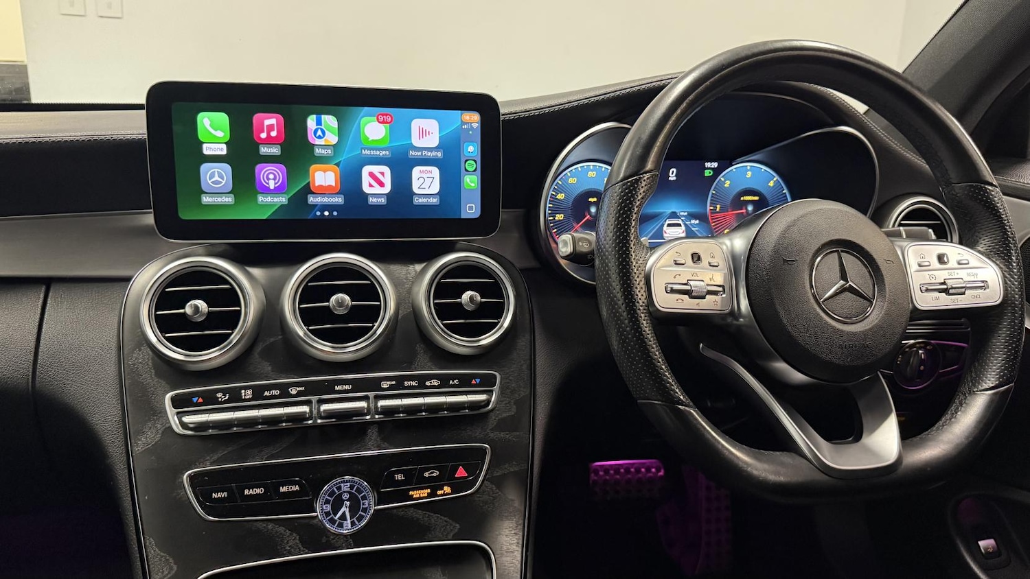 Used Mercedes-Benz C Class 2019 for sale - 78148626: Photo 2