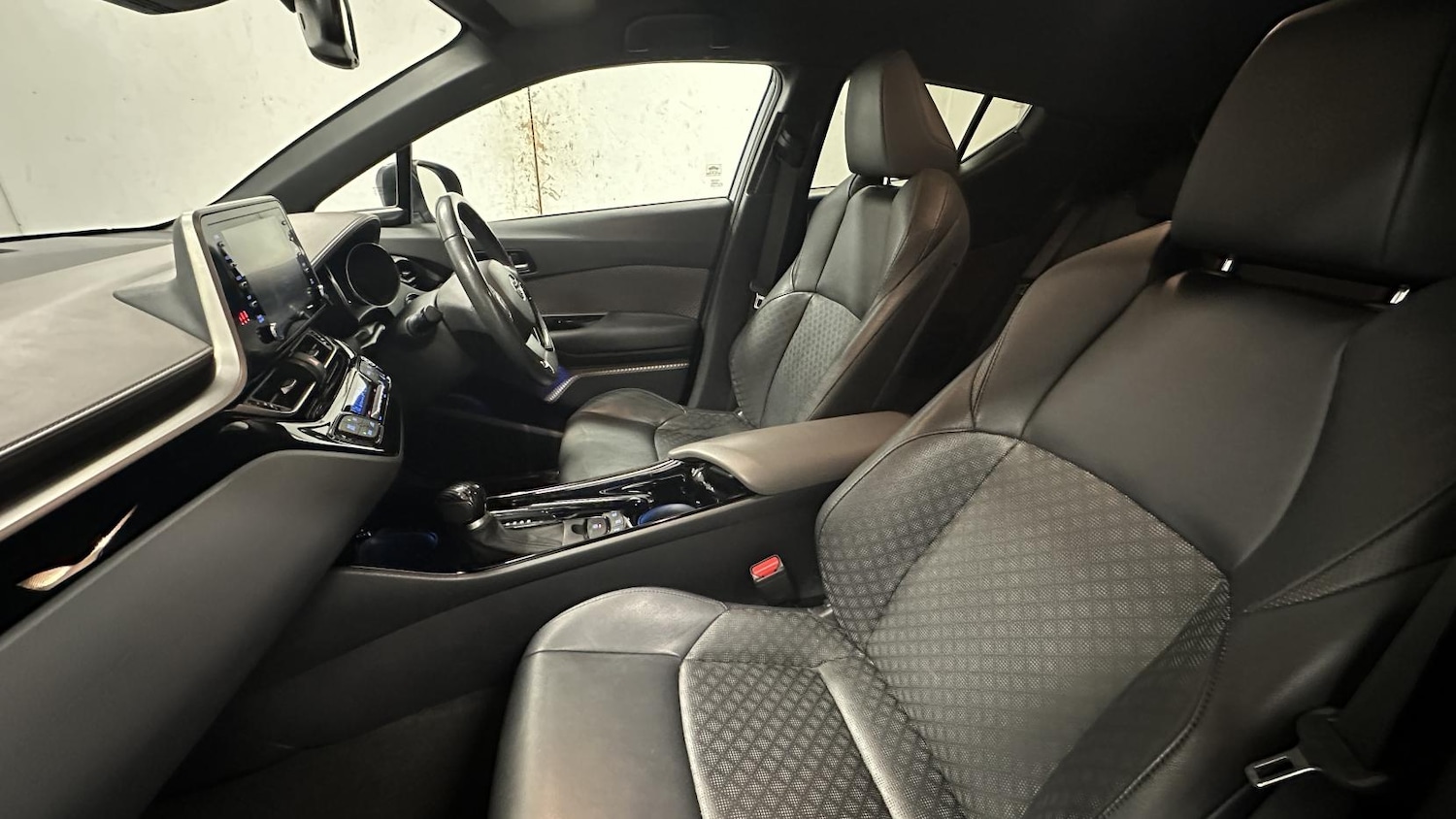 Used Toyota C-HR 2020 for sale - 77763024: Photo 21