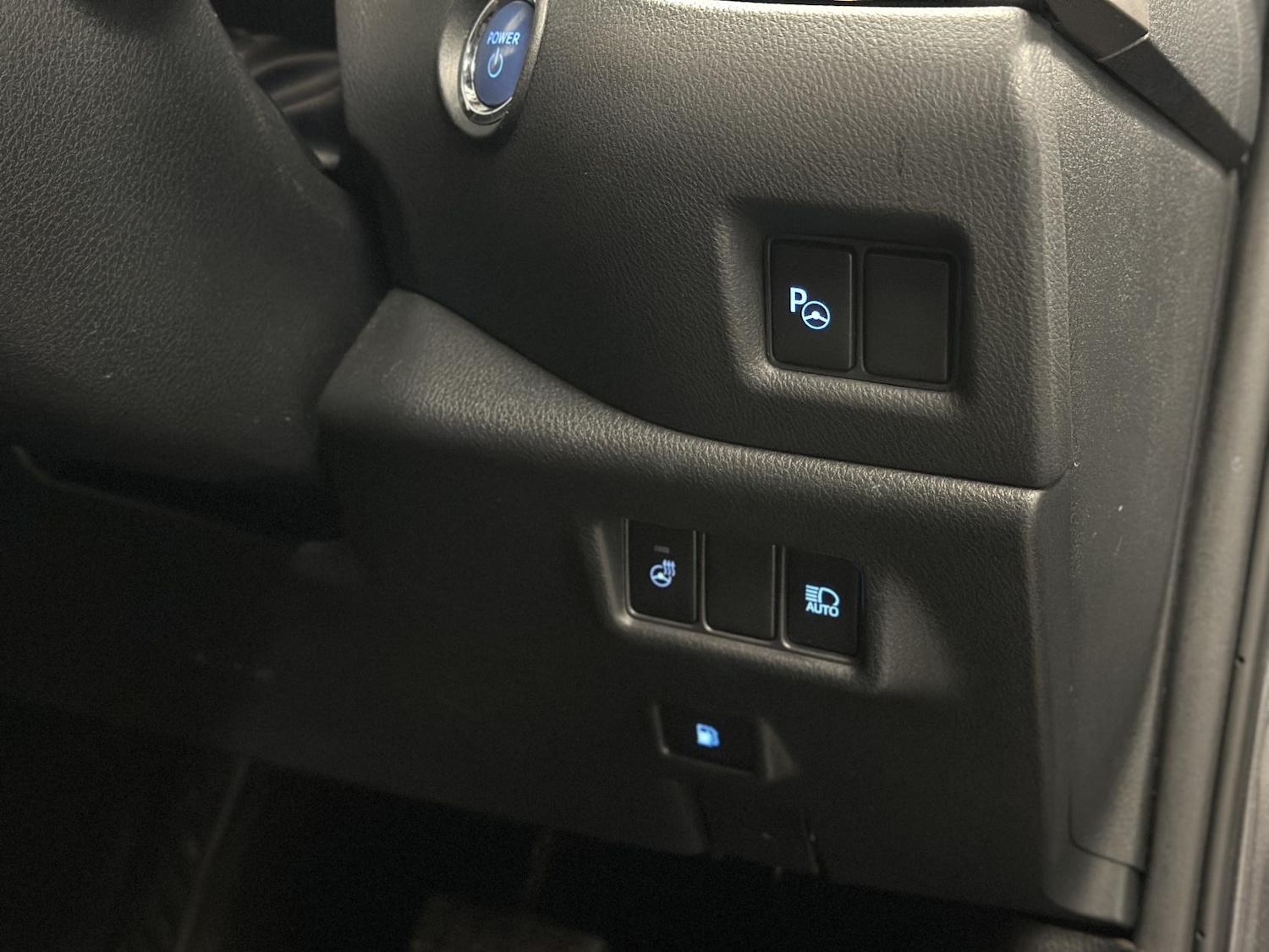 Used Toyota C-HR 2020 for sale - 77763024: Photo 24