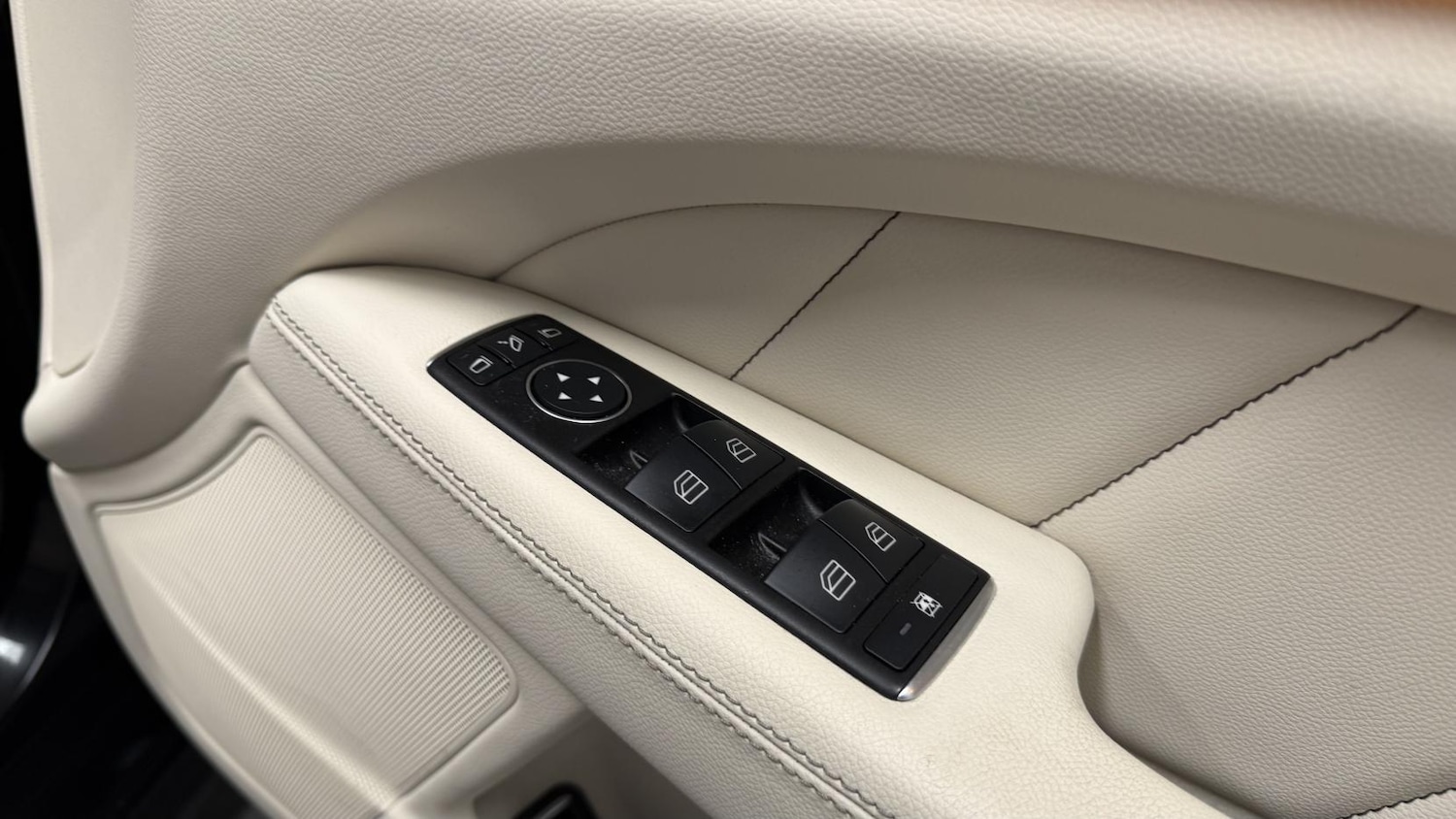 Used Mercedes-Benz CLS 2016 for sale - 77106250: Photo 42