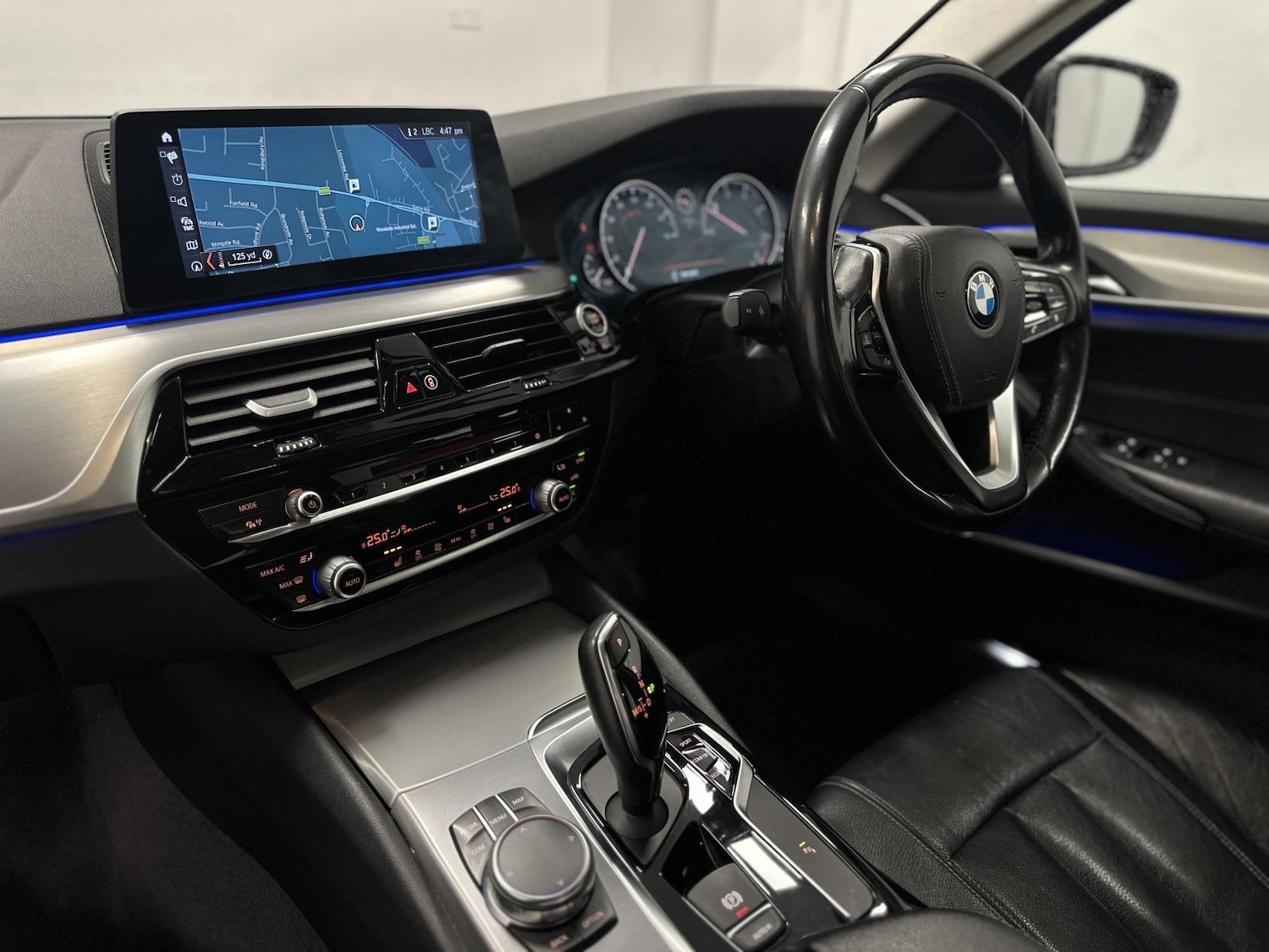 Used BMW 5 Series 2017 for sale - 77558842: Photo 2