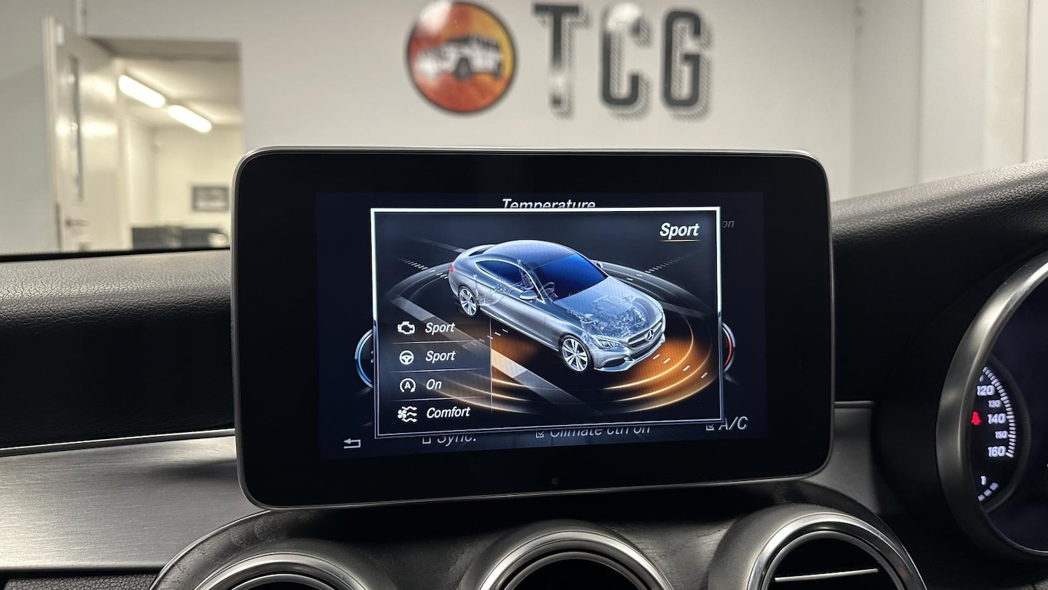 Used Mercedes-Benz C Class 2018 for sale - 77109982: Photo 25