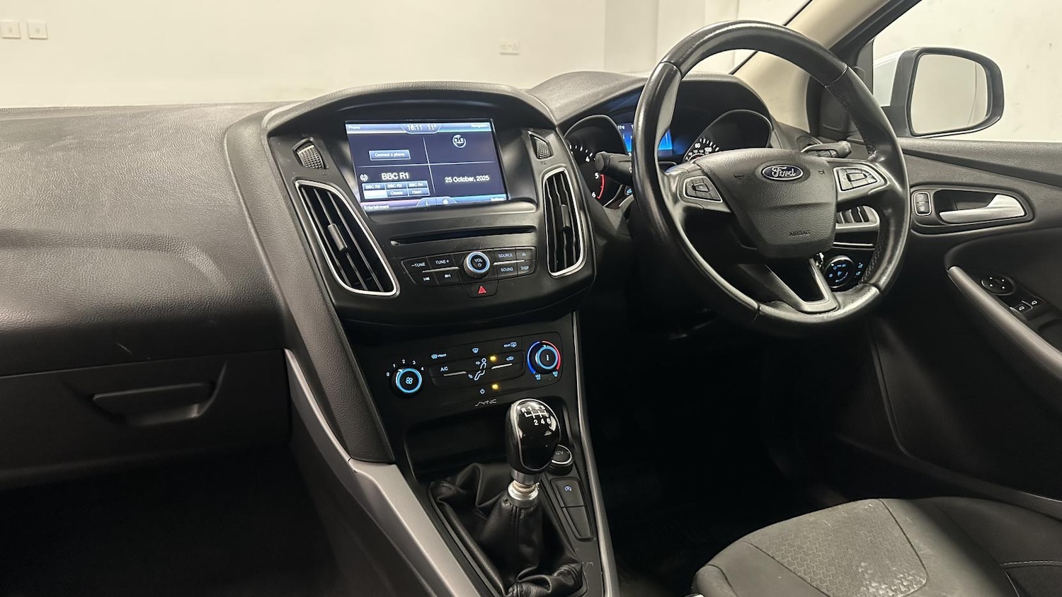 Used Ford Focus 2015 for sale - 77109958: Photo 2