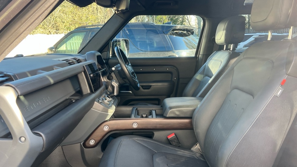 Used Land Rover Defender 2022 for sale - 76691457: Photo 3