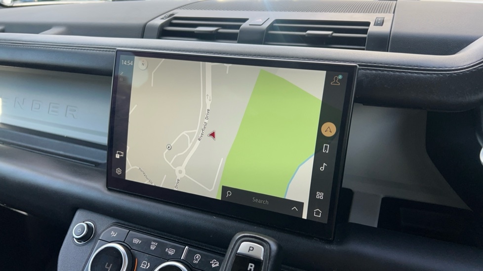 Used Land Rover Defender 2022 for sale - 76587086: Photo 11