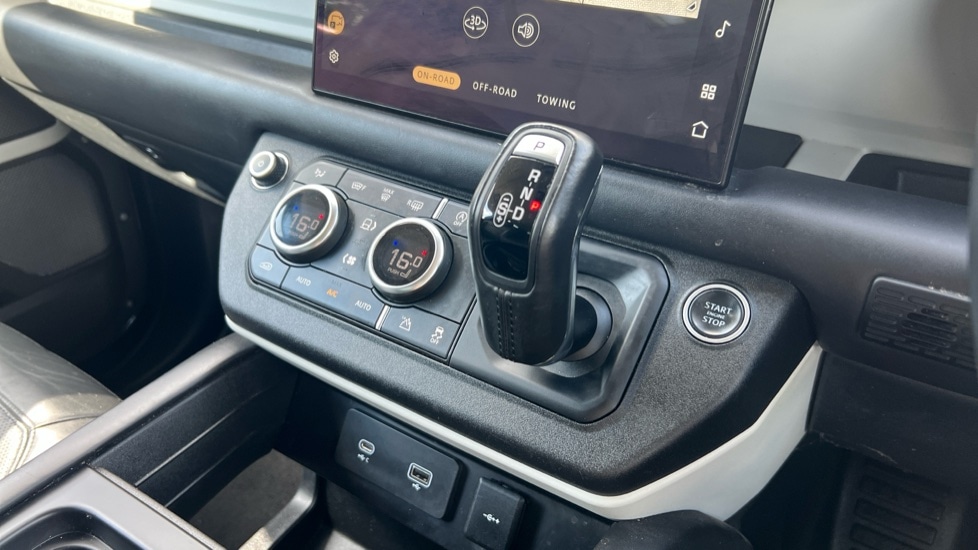 Used Land Rover Defender 2022 for sale - 76587086: Photo 13