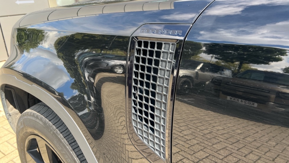 Used Land Rover Defender 2022 for sale - 76587086: Photo 20