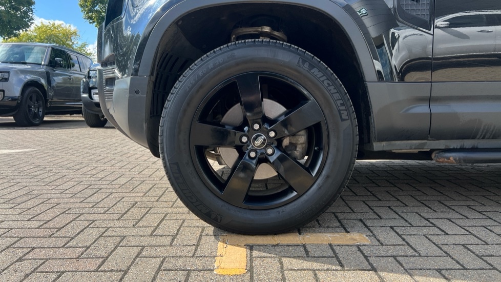 Used Land Rover Defender 2022 for sale - 76587086: Photo 31