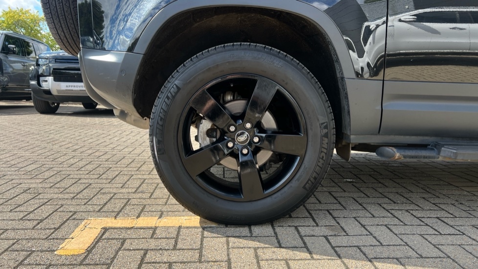 Used Land Rover Defender 2022 for sale - 76587086: Photo 32