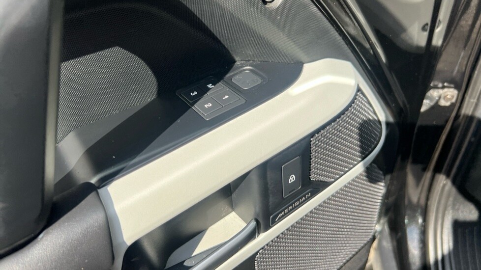 Used Land Rover Defender 2022 for sale - 76587086: Photo 34