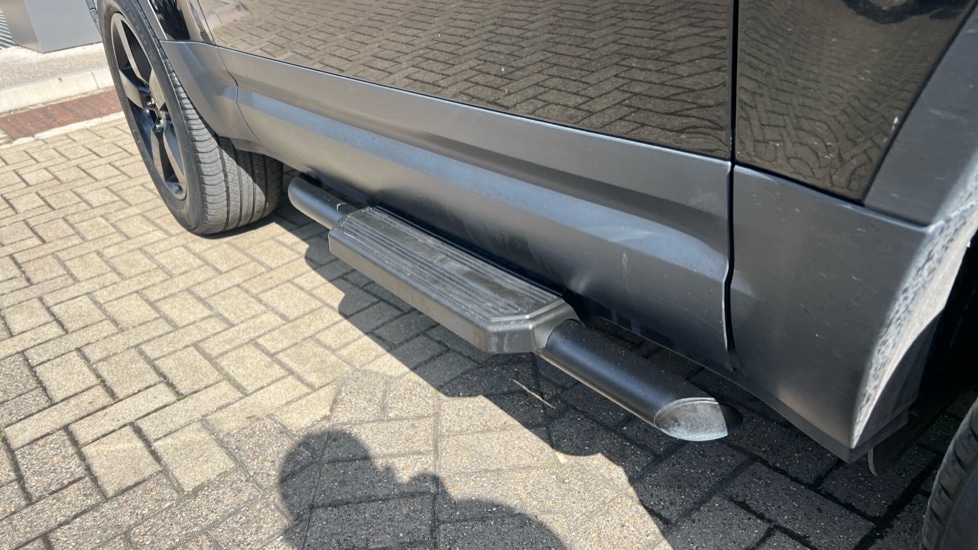 Used Land Rover Defender 2022 for sale - 76587086: Photo 35