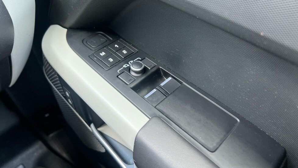 Used Land Rover Defender 2022 for sale - 76587086: Photo 39