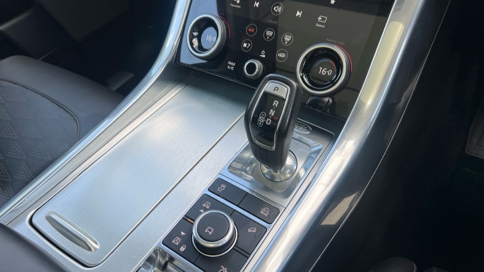 Used Land Rover Range Rover Sport 2018 for sale - 76664557: Photo 13