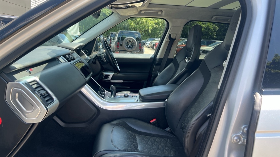 Used Land Rover Range Rover Sport 2018 for sale - 76664557: Photo 3