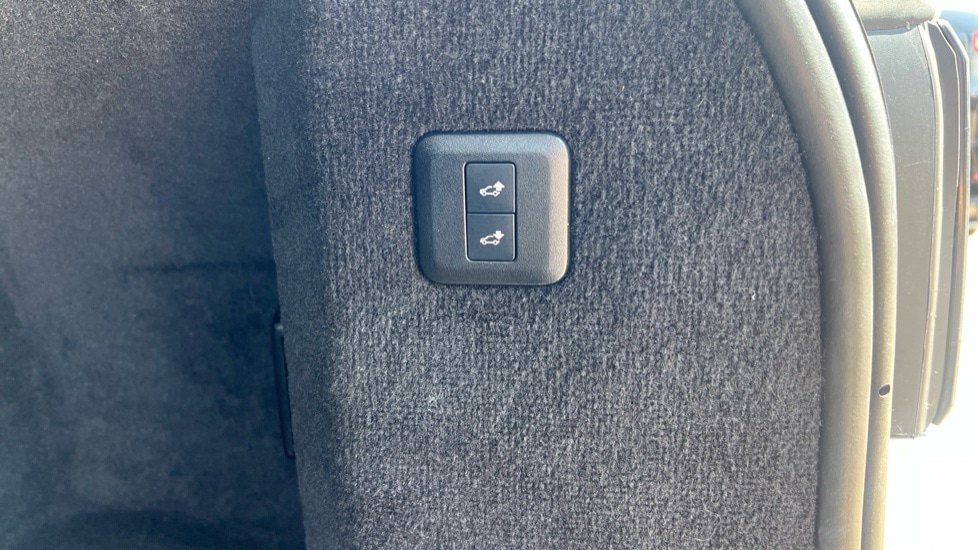 Used Land Rover Range Rover Sport 2018 for sale - 76664557: Photo 39