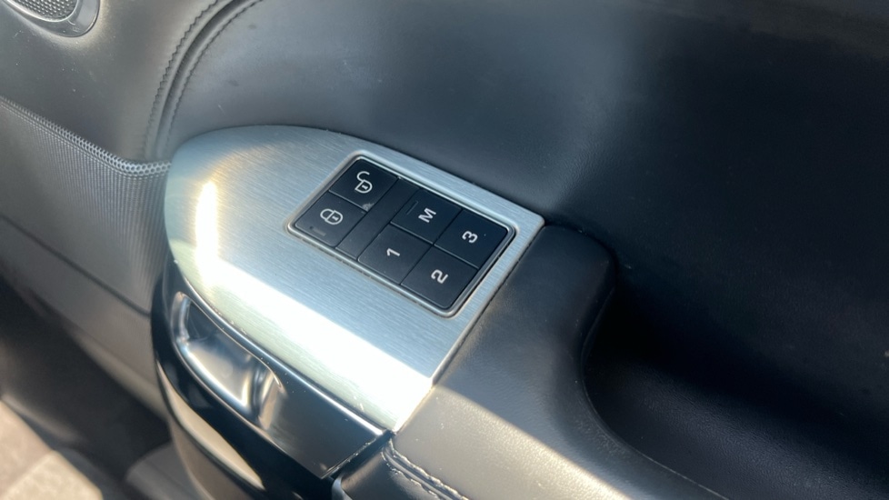 Used Land Rover Range Rover Sport 2018 for sale - 76664557: Photo 44