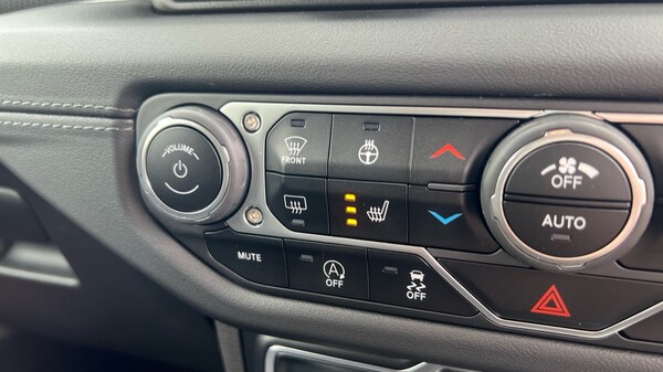 Used Jeep Wrangler 2024 for sale - 75726084: Photo 32