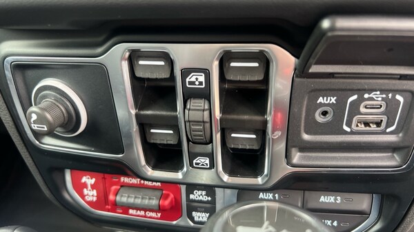 Used Jeep Wrangler 2024 for sale - 75726084: Photo 57