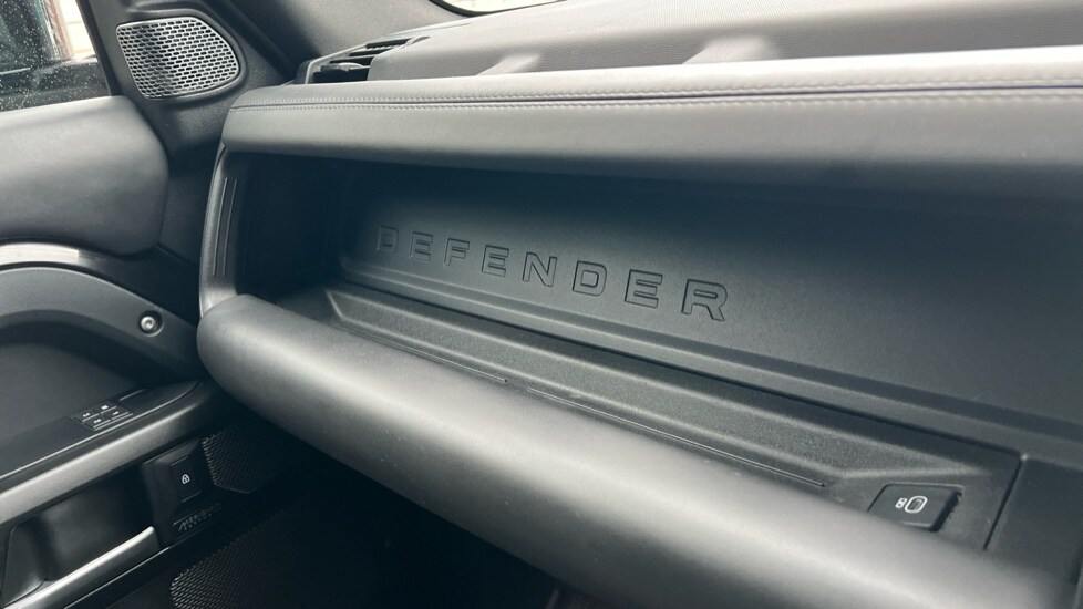 Used Land Rover Defender 2022 for sale - 76966809: Photo 35
