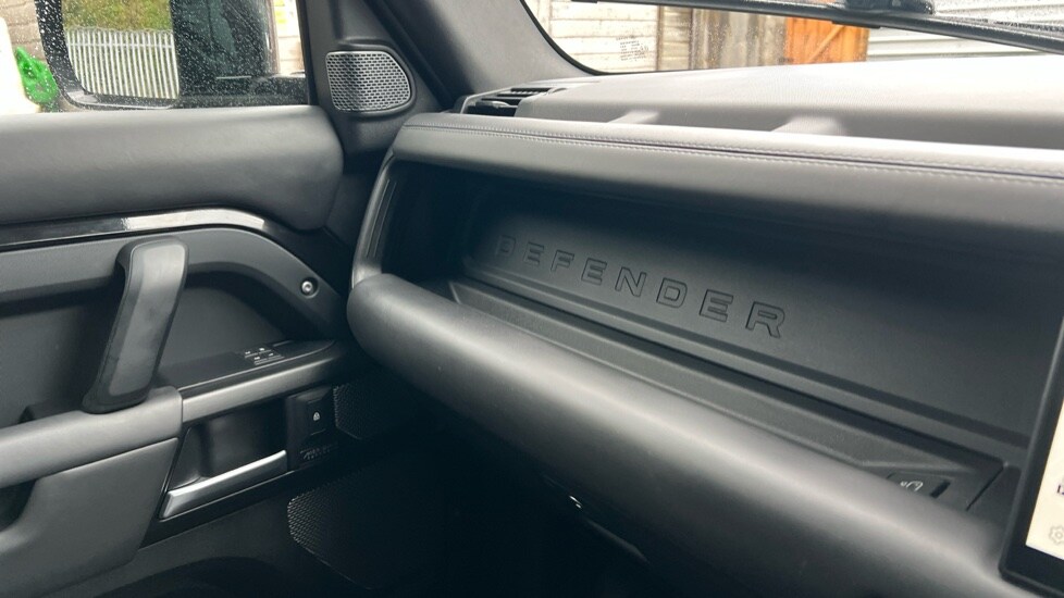Used Land Rover Defender 2022 for sale - 76966809: Photo 40