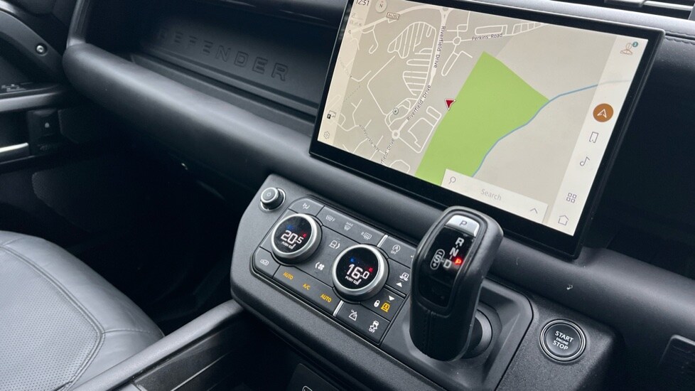 Used Land Rover Defender 2022 for sale - 76966809: Photo 42