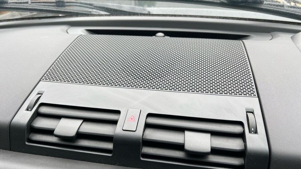 Used Land Rover Defender 2022 for sale - 76966809: Photo 46