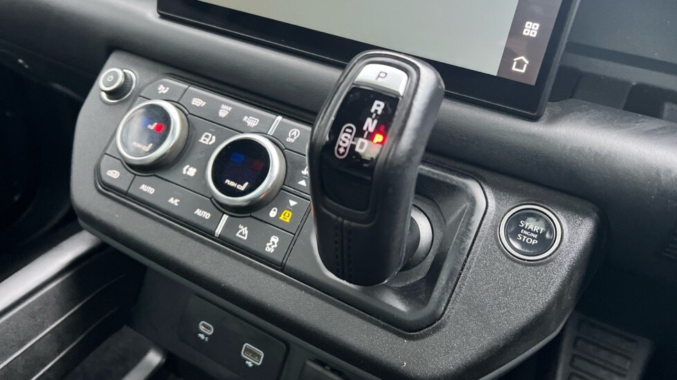 Used Land Rover Defender 2023 for sale - 77018238: Photo 13