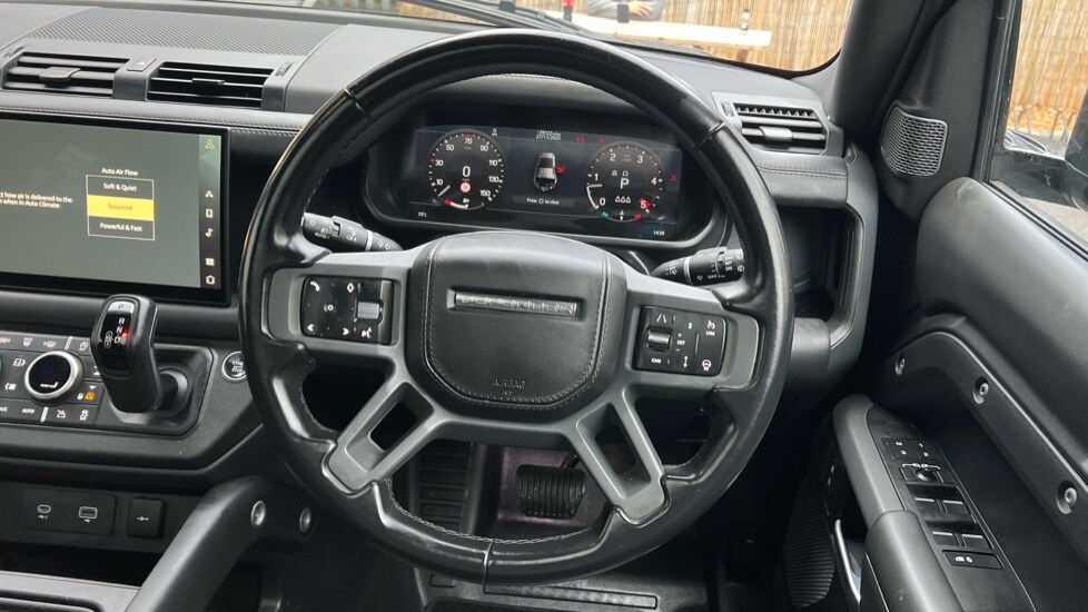 Used Land Rover Defender 2023 for sale - 77018238: Photo 15