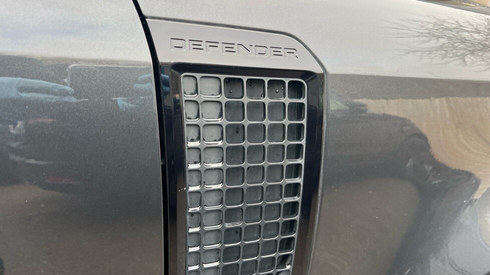 Used Land Rover Defender 2023 for sale - 77018238: Photo 22