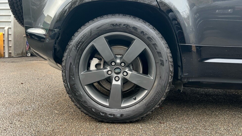 Used Land Rover Defender 2023 for sale - 77018238: Photo 31