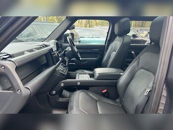 Used Land Rover Defender 2023 for sale - 77018238: Photo