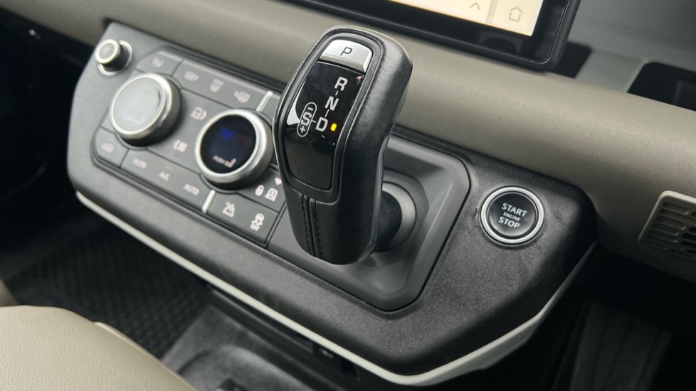 Used Land Rover Defender 2021 for sale - 77075585: Photo 13