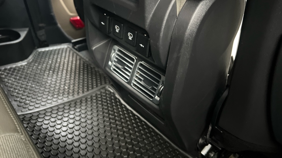 Used Land Rover Defender 2021 for sale - 77075585: Photo 18