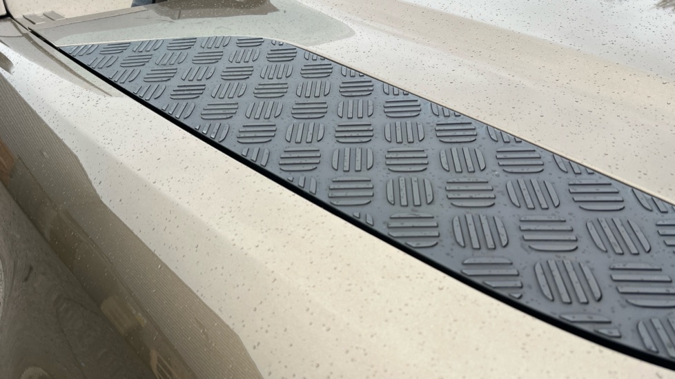 Used Land Rover Defender 2021 for sale - 77075585: Photo 23