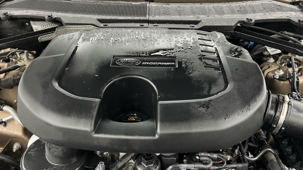 Used Land Rover Defender 2021 for sale - 77075585: Photo 30