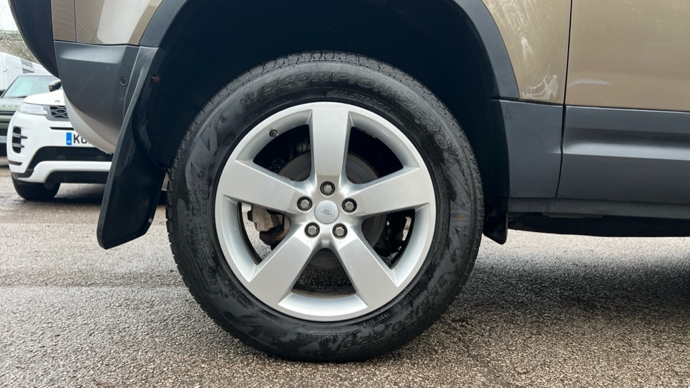 Used Land Rover Defender 2021 for sale - 77075585: Photo 31