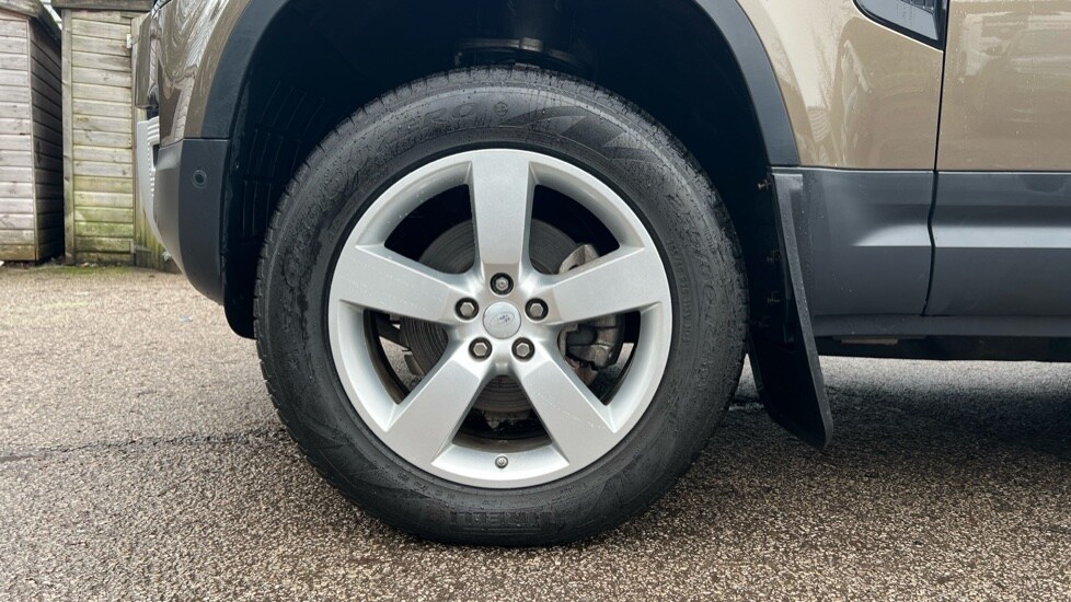 Used Land Rover Defender 2021 for sale - 77075585: Photo 32