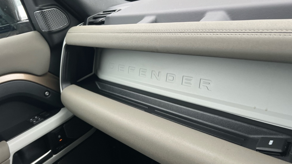 Used Land Rover Defender 2021 for sale - 77075585: Photo 35