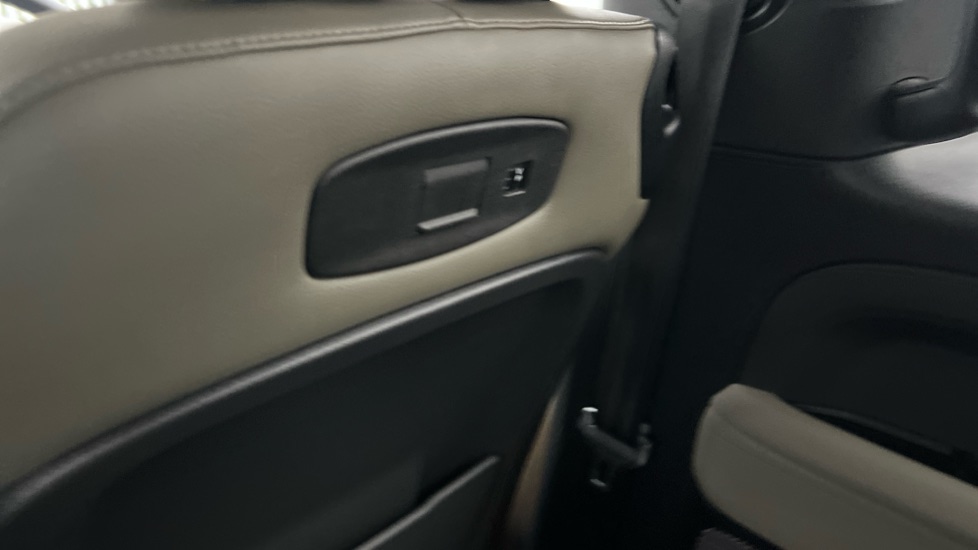 Used Land Rover Defender 2021 for sale - 77075585: Photo 38