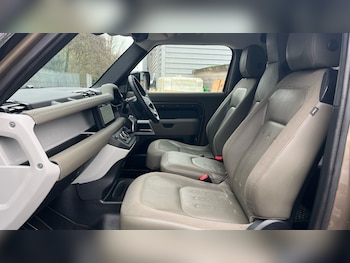 Used Land Rover Defender 2021 for sale - 77075585: Photo