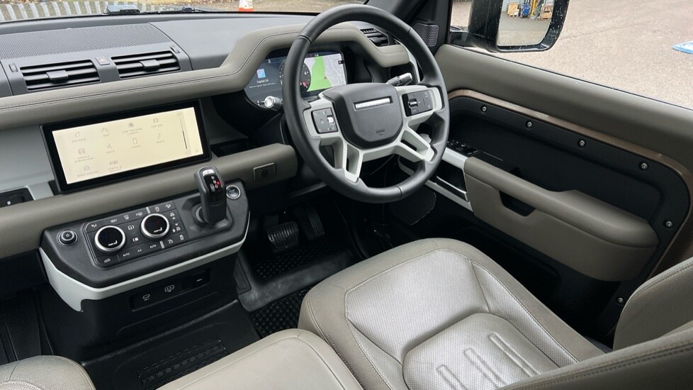 Used Land Rover Defender 2021 for sale - 77075585: Photo 42