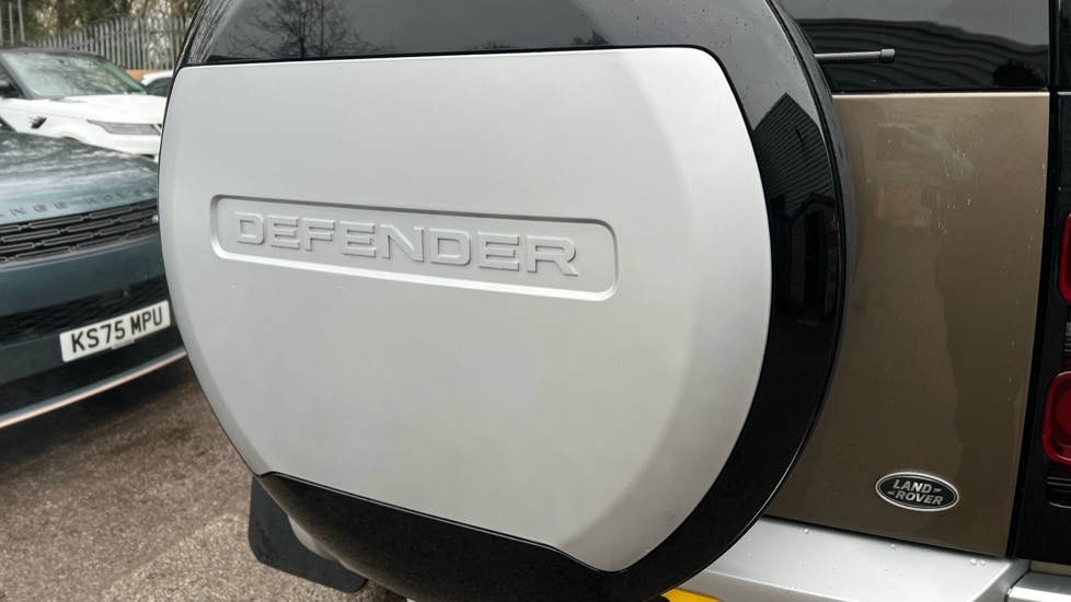 Used Land Rover Defender 2021 for sale - 77075585: Photo 48