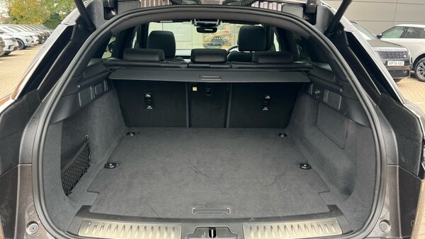 Used Land Rover Range Rover Velar 2025 for sale - 76116899: Photo 10