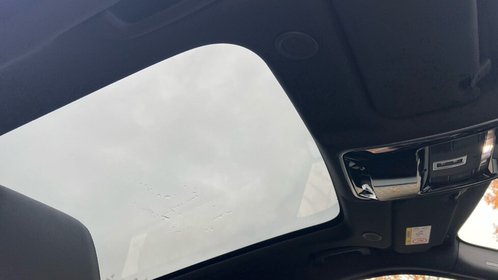 Used Land Rover Range Rover Velar 2025 for sale - 76116899: Photo 21