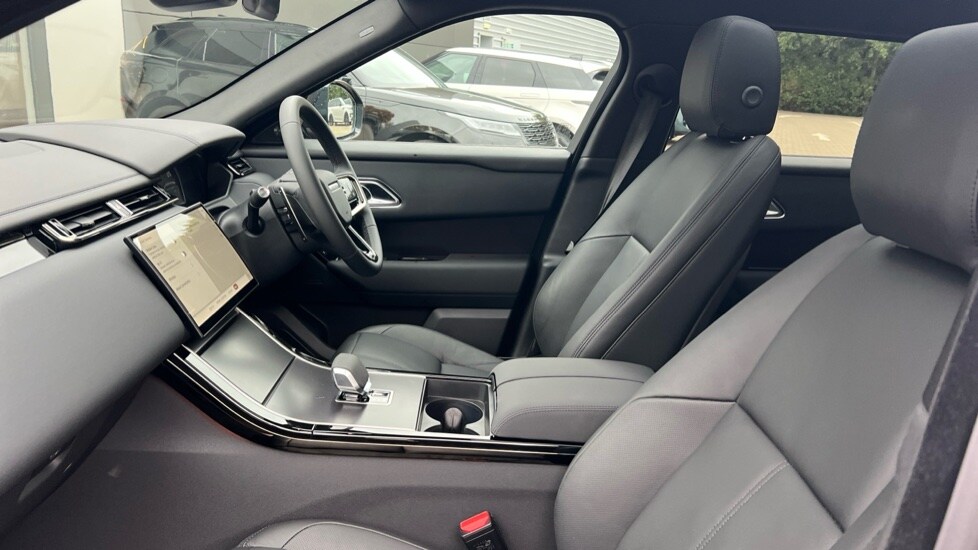 Used Land Rover Range Rover Velar 2025 for sale - 76116899: Photo 3