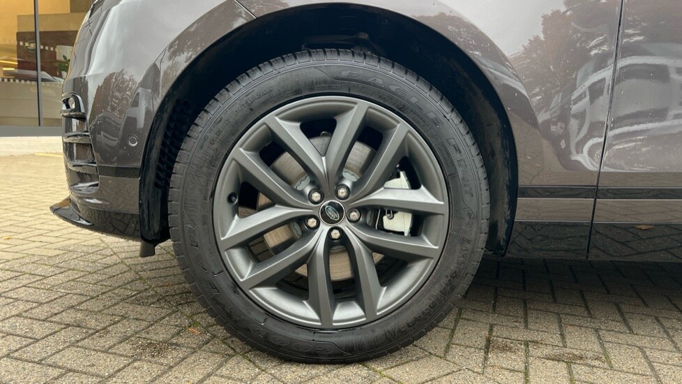 Used Land Rover Range Rover Velar 2025 for sale - 76116899: Photo 32