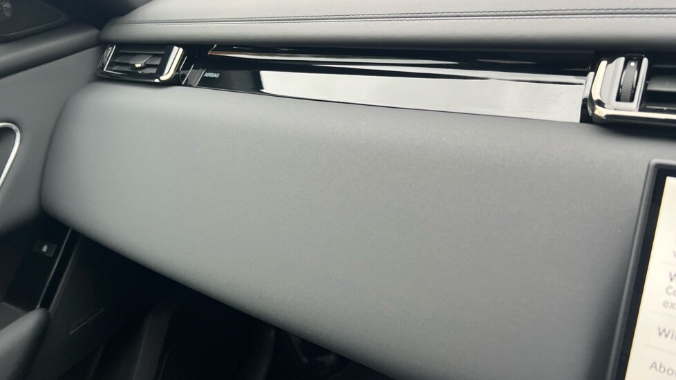 Used Land Rover Range Rover Velar 2025 for sale - 76116899: Photo 35