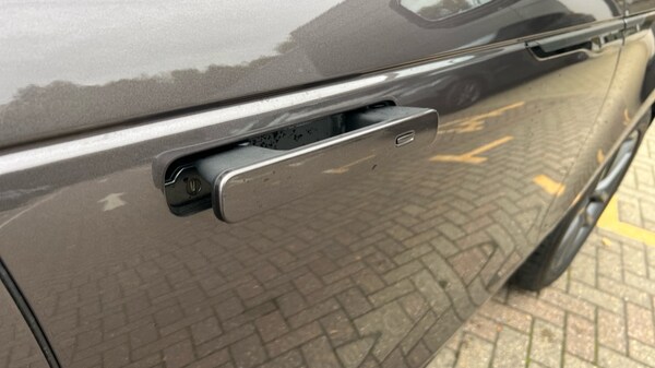 Used Land Rover Range Rover Velar 2025 for sale - 76116899: Photo 41